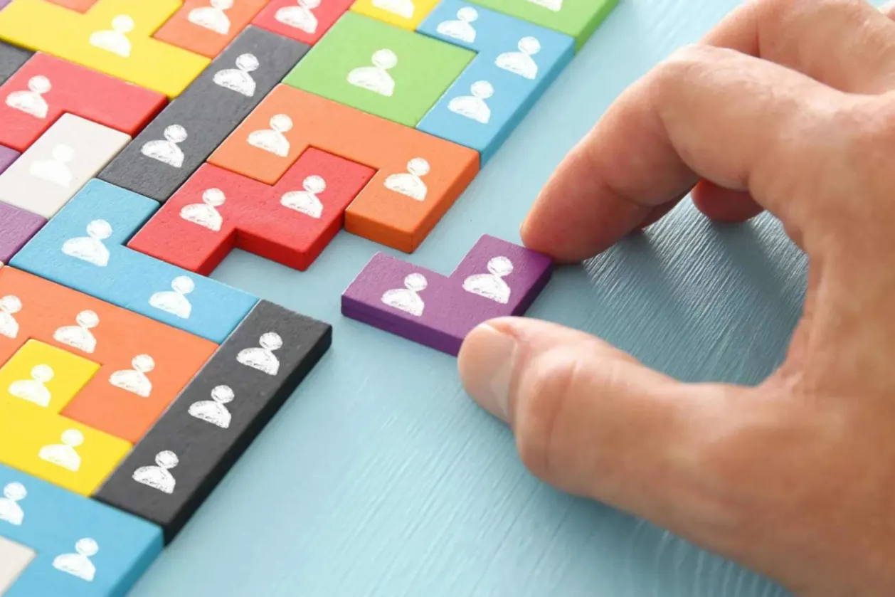 HR-pieces-of-puzzle