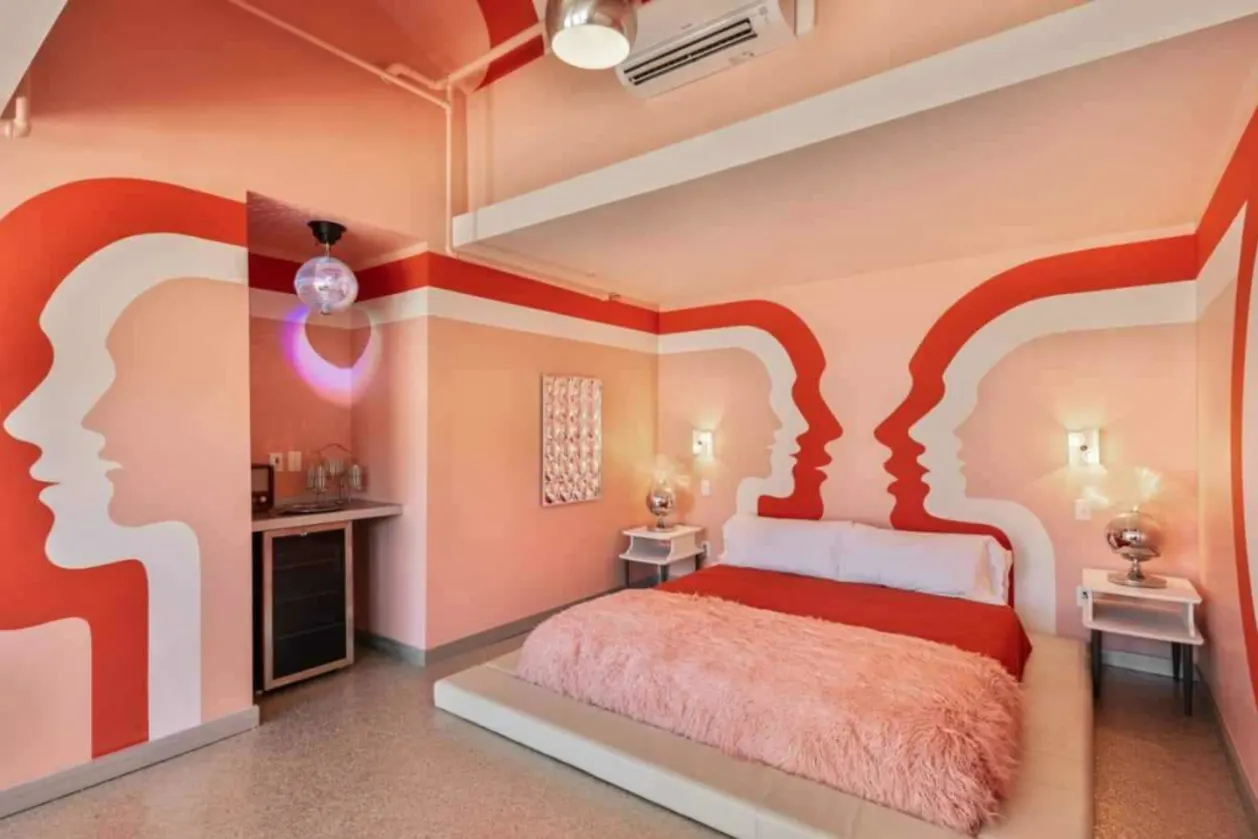 Dive Motel guest room