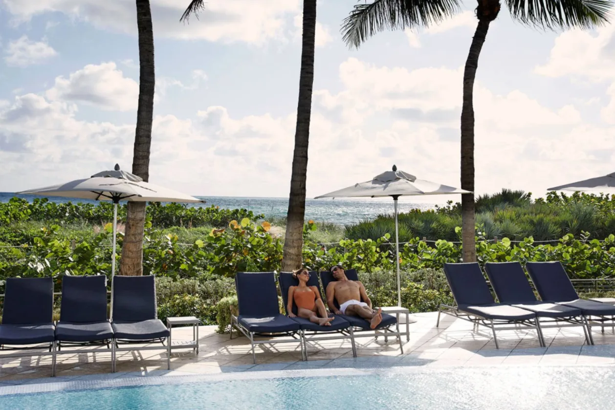 Carillon Miami couple at pool