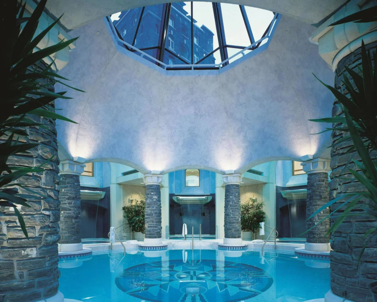 Fairmont Banff Springs-indoor pool