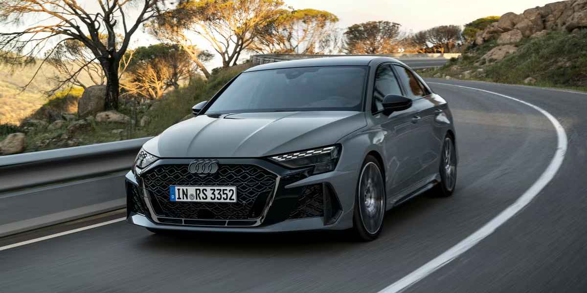 Portada: El Audi RS3 2025 recibe ajustes de rendimiento y asientos con respaldo de fibra