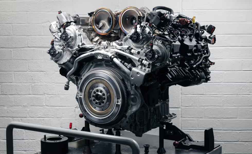 Portada: Bentley Flying Spur Híbrido V-8 de 771 HP: Lanzamiento el 10 de septiembre