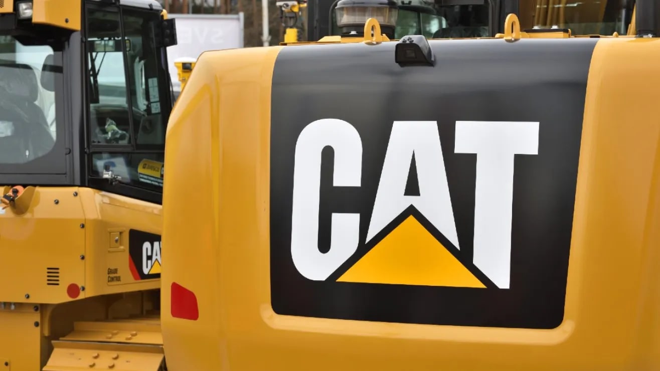 Portada: Caterpillar paga $800,000 en caso de discriminación