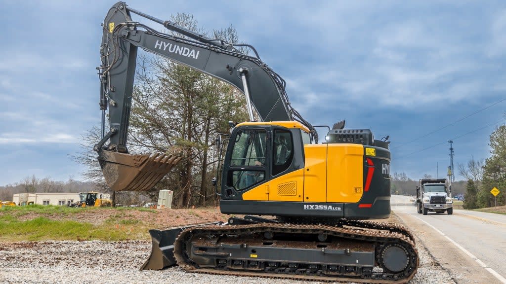 Portada: Excavadora hyundai de 35.5 toneladas ajusta potencia del motor y flujo