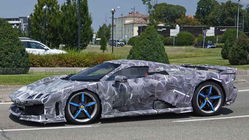 Portada: Fotos espía del reemplazo de LaFerrari revelan un paquete aerodinámico agresivo