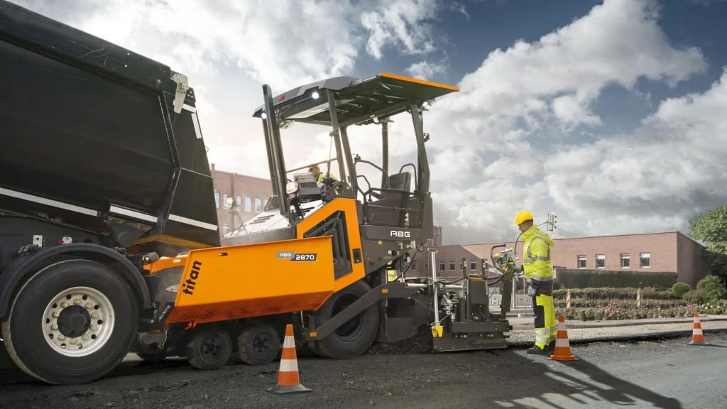 Portada: El Grupo Ammann Completa la Adquisición de la Línea de Productos ABG de Volvo