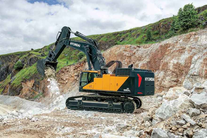 Portada: HD Hyundai lanza sus dos excavadoras más grandes para trabajos pesados