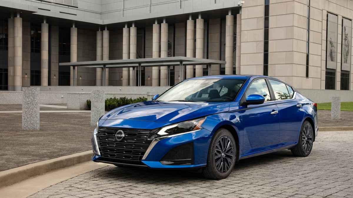 Portada: El Nissan Altima 2025 elimina la opción de motor turbo y parte desde $28,140