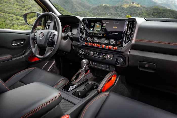 Portada: La Nissan Frontier 2025 presenta un estilo más audaz y capacidades mejoradas