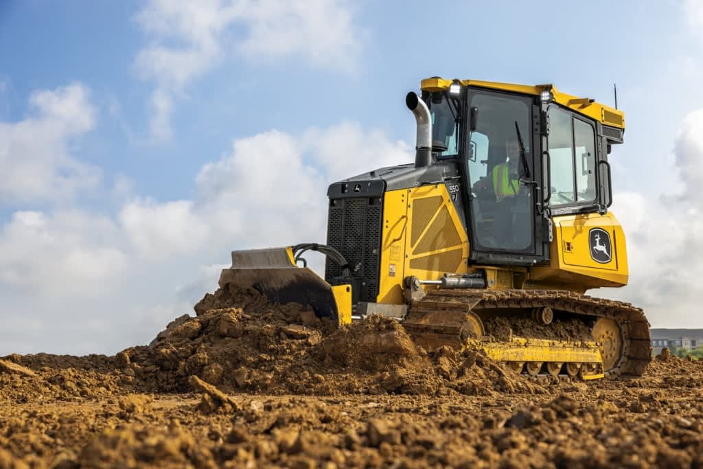 Portada: La nueva generación de SmartGrade ahora disponible en los pequeños bulldozers