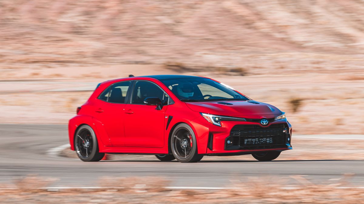 Portada: Toyota GR Corolla 2025 añadiría transmisión automática