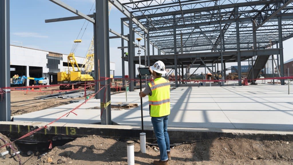 Portada: Trimble lanza suscripción de antena inteligente para contratistas de