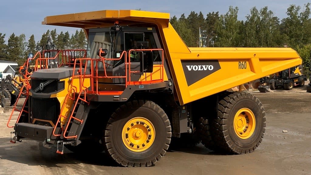 Portada: Nuevos Transportadores Rígidos de Volvo Ofrecen Más Opciones de Carga para