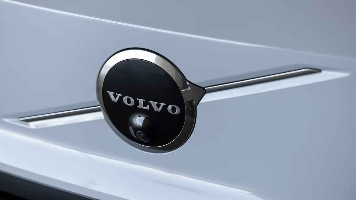 Portada: Volvo ajusta sus metas de electrificación pero anticipa el Sedán eléctrico ES90