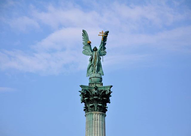 Gabriel at Hősök tere (Heroes’ Square)