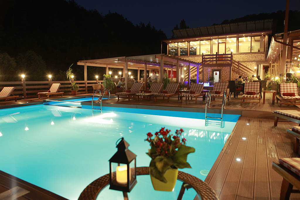 Dilijan Best Hotel Best Western Plus Paradise - open air pool