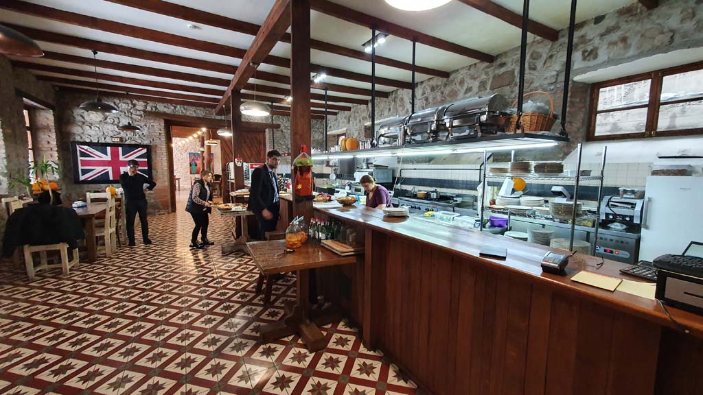 Flying Ostrich by Dolmama open kitchen