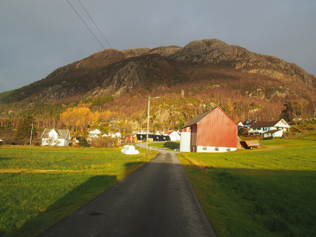 Gøysa Gard, Lysefjord area