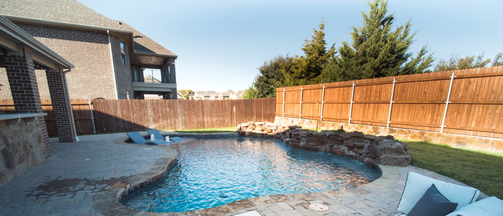 Neutral Tones, Lasting Style