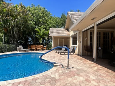 A Palm Beach Gardens Outdoor Sanctuary Takes Shape — materials & finishes — Palm Beach Gardens, TX