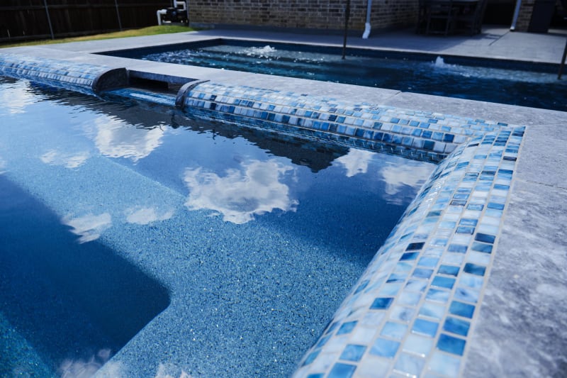 Custom pool design in North Richland Hills, TX by Selah Pools