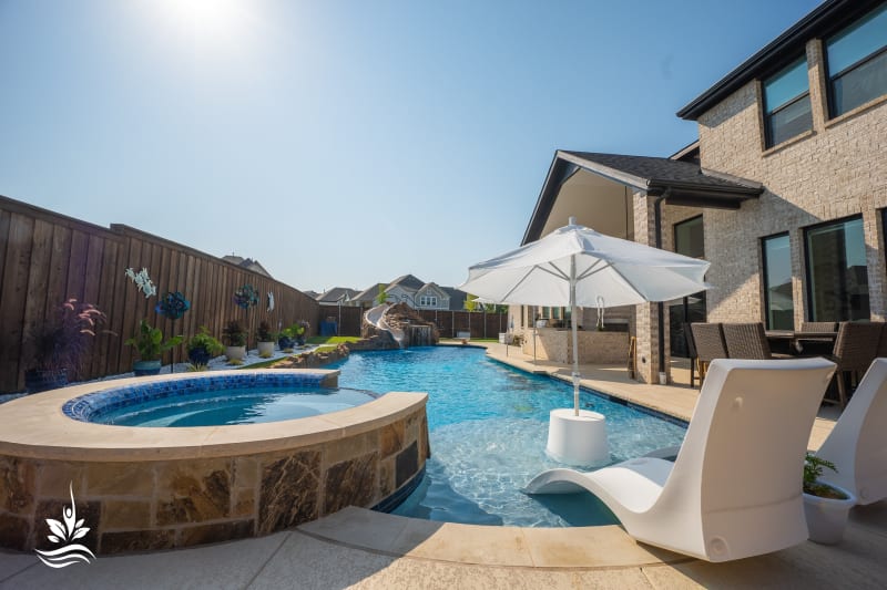 Custom pool design in Mansfield, TX by Selah Pools