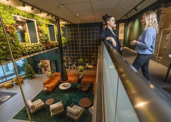 Kontorshotell/Co-working finns att hyra på Torshamnsgatan 27 i Stockholm