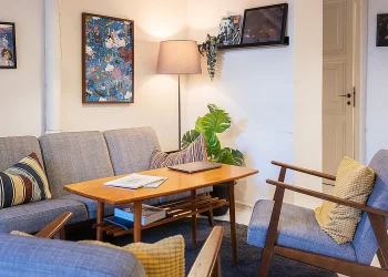 Kontorslokal finns att hyra på Tjärhovsgatan 10 i Stockholm