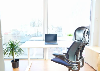 Kontorshotell/Co-working finns att hyra på Fabriksvägen 2 i Solna