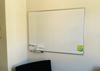 Kontorslokal finns att hyra på Markvardsgatan 5 3 tr över gården  i Stockholm