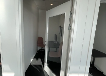 Kontorshotell/Co-working finns att hyra på Lindholmspiren 7  i Göteborg