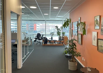 Kontorshotell/Co-working finns att hyra på Lindholmspiren 7  i Göteborg