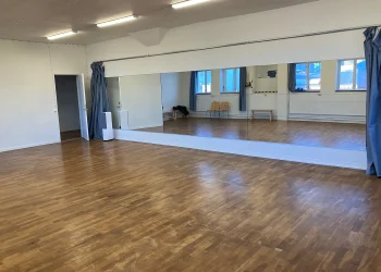 Idrott/danslokal finns att hyra på Varholmsgatan i Göteborg