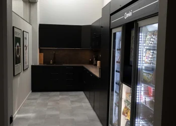 Kontorslokal finns att hyra på Kommendörsgatan 28 i Stockholm