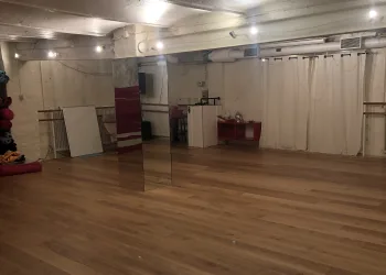 Idrott/danslokal finns att hyra på Skeppargatan 6 i Stockholm