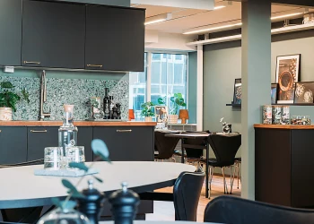 Kontorshotell/Co-working finns att hyra på Vasagatan 28 i Stockholm