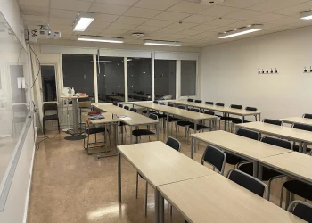 Möteslokal finns att hyra på Lövholmsvägen 18 i Stockholm