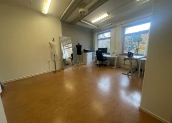 Kontorslokal finns att hyra på Hästholmsvägen 33 i Nacka