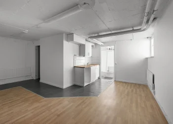 Lager/Logistik finns att hyra på Schlytersvägen 45 i Stockholm