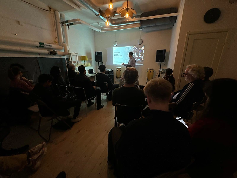 Idrott/danslokal finns att hyra på Rödabergsgatan 11a i Stockholm