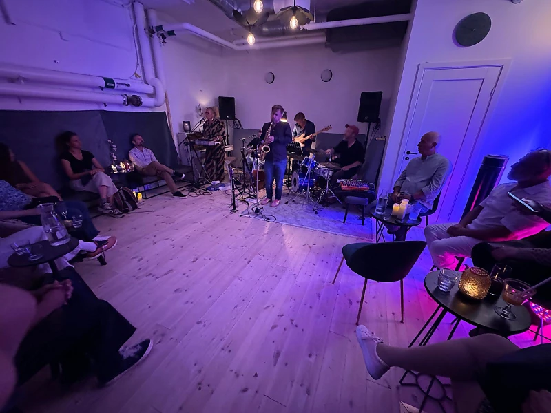 Idrott/danslokal finns att hyra på Rödabergsgatan 11a i Stockholm