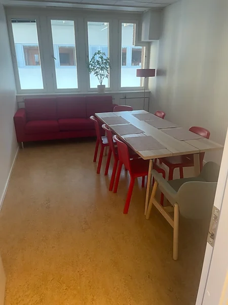Kontorshotell/Co-working finns att hyra på Storholmsvägen 4 i Stockholm