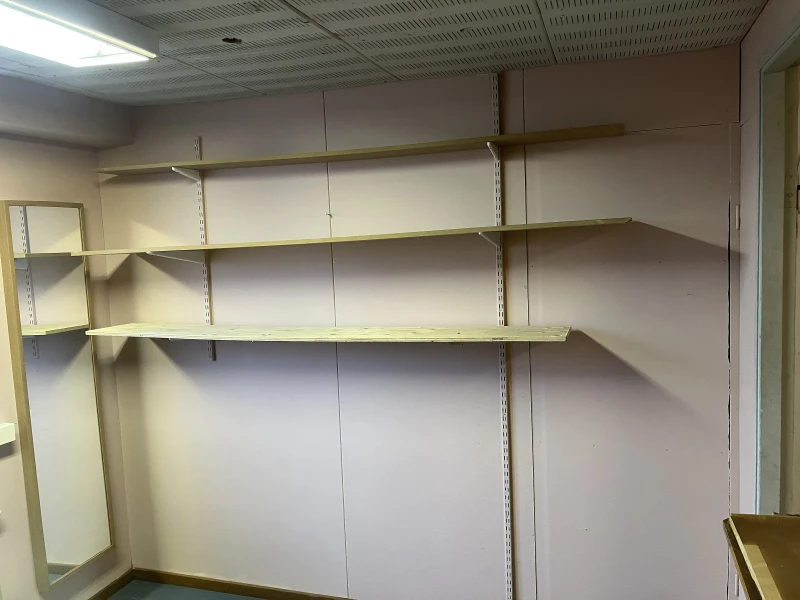 Lager/Logistik finns att hyra på Tellusborgsvägen 50 i Stockholm