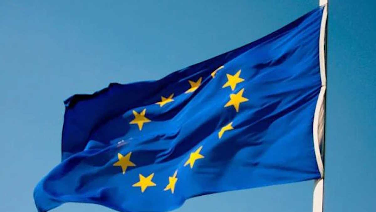 Европейский союз 1957. Состав европейского союза (ес). Флаг евросоюза с буквой f. Eu g. Eu g.