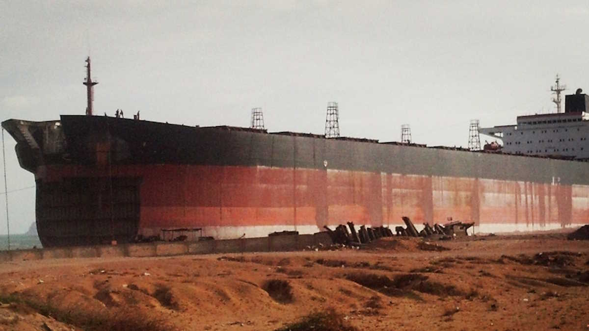 Two workers killed at Gadani shipbreaking yard in Pakistan News