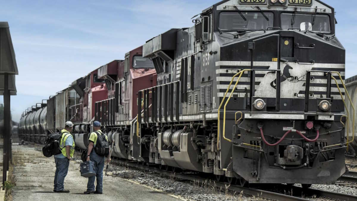 Norfolk Southern Chicago Transload Volume Increase Norfolk Southern to purchase Chicago transload and warehouse facility