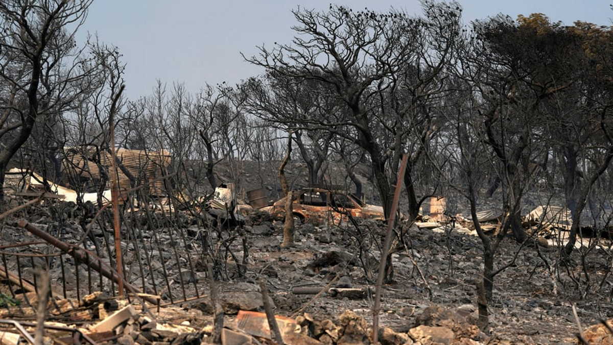 Calabria hit by wild fires, Sicily records 47 Celsius News POST