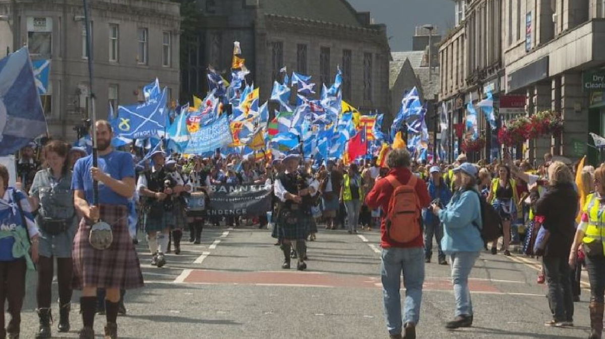 12,000 people gather in Aberdeen to demand Scotland's freedom from UK