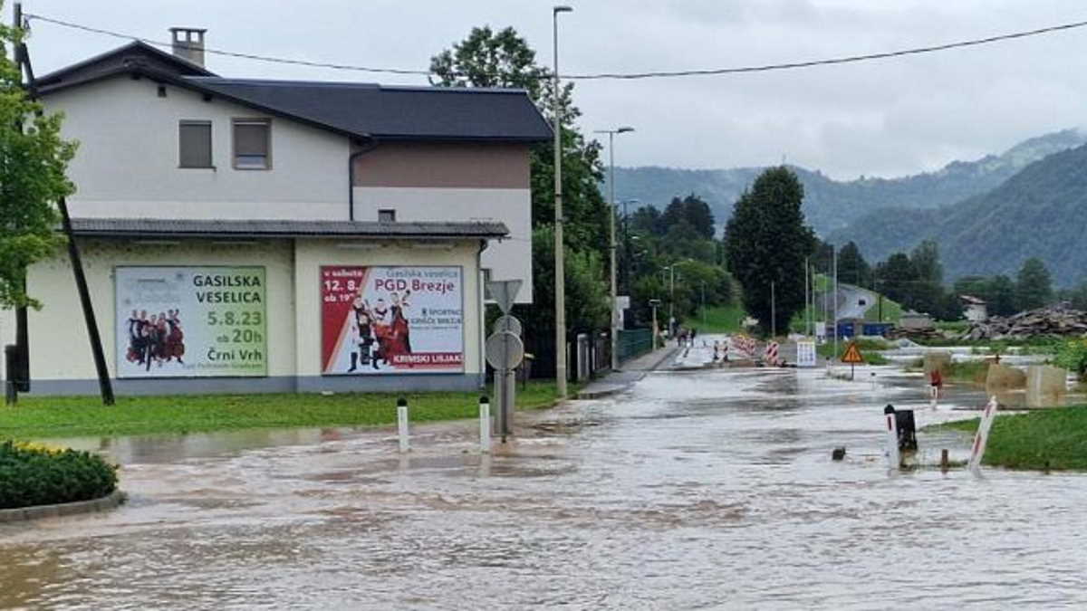 Slovenia under heavy rain, red alert issued for almost whole country