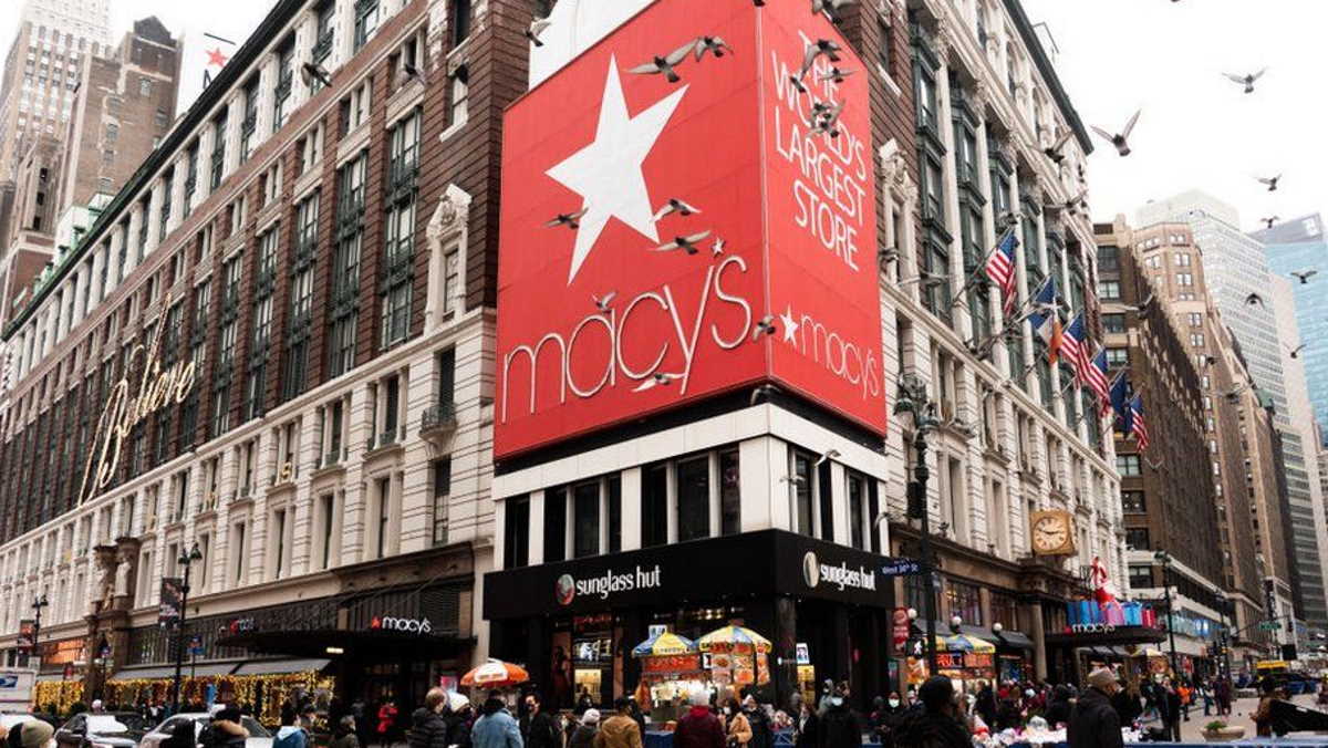 Macy's to hire colleagues for more than 41,000 seasonal positions